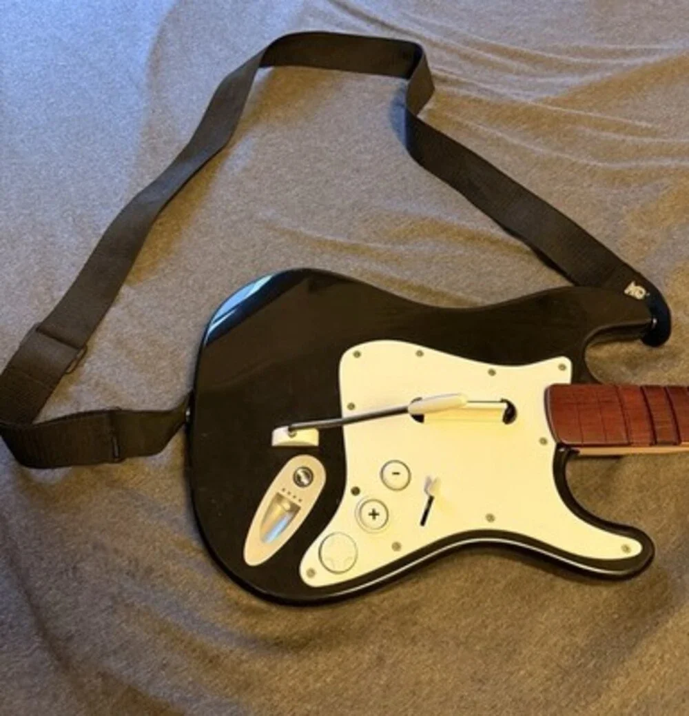 PLAYSTATION 3 PS3 FENDER STRATOCASTER WIRELESS ROCK BAND GUITAR NoDongle TESTED